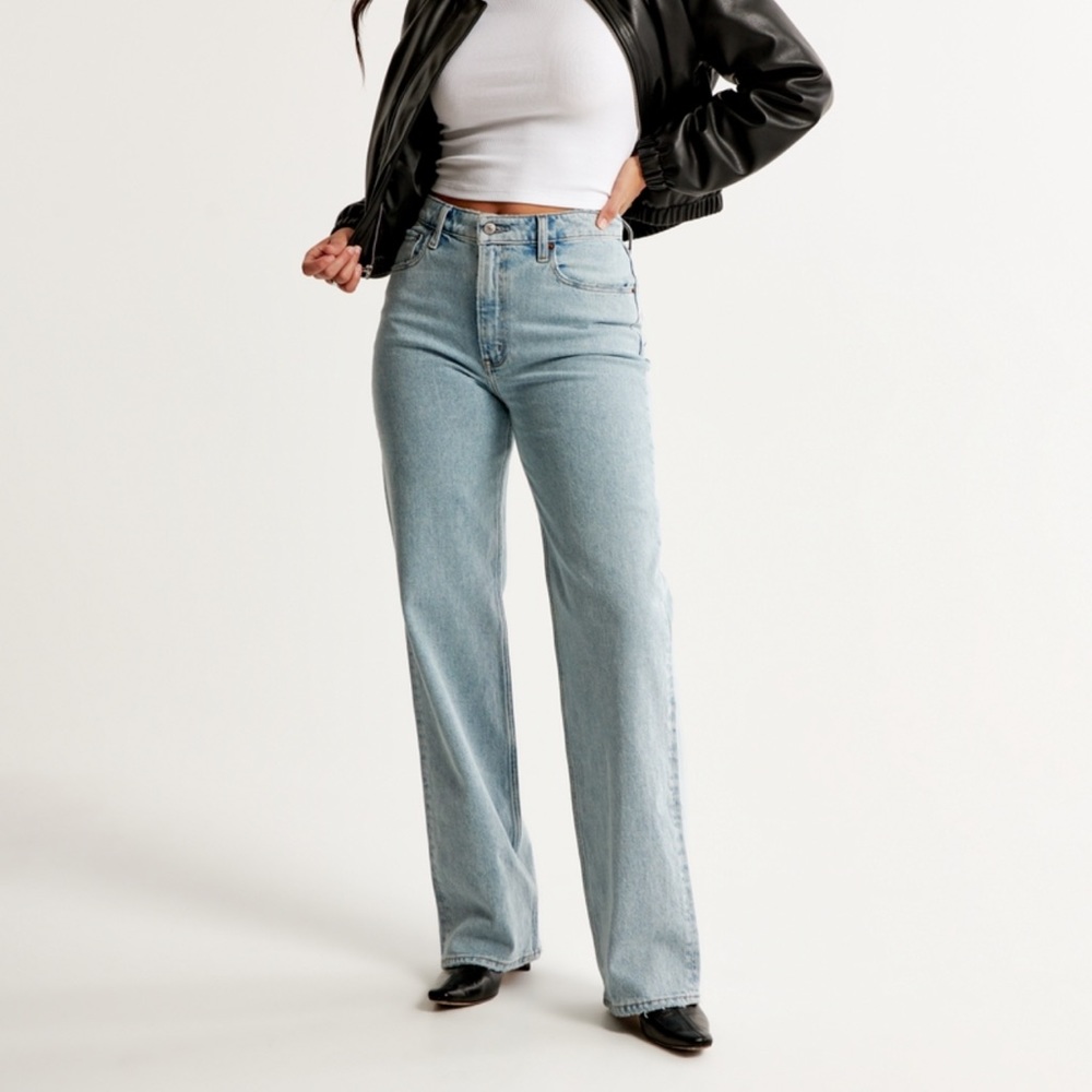 Curve Love High Rise 90’s Relaxed Abercrombie Jeans